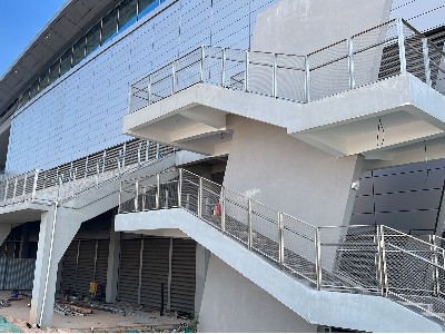 发发金属 × 华南某大学：百年校园焕新，不锈钢护栏定义公共空间安全新标杆